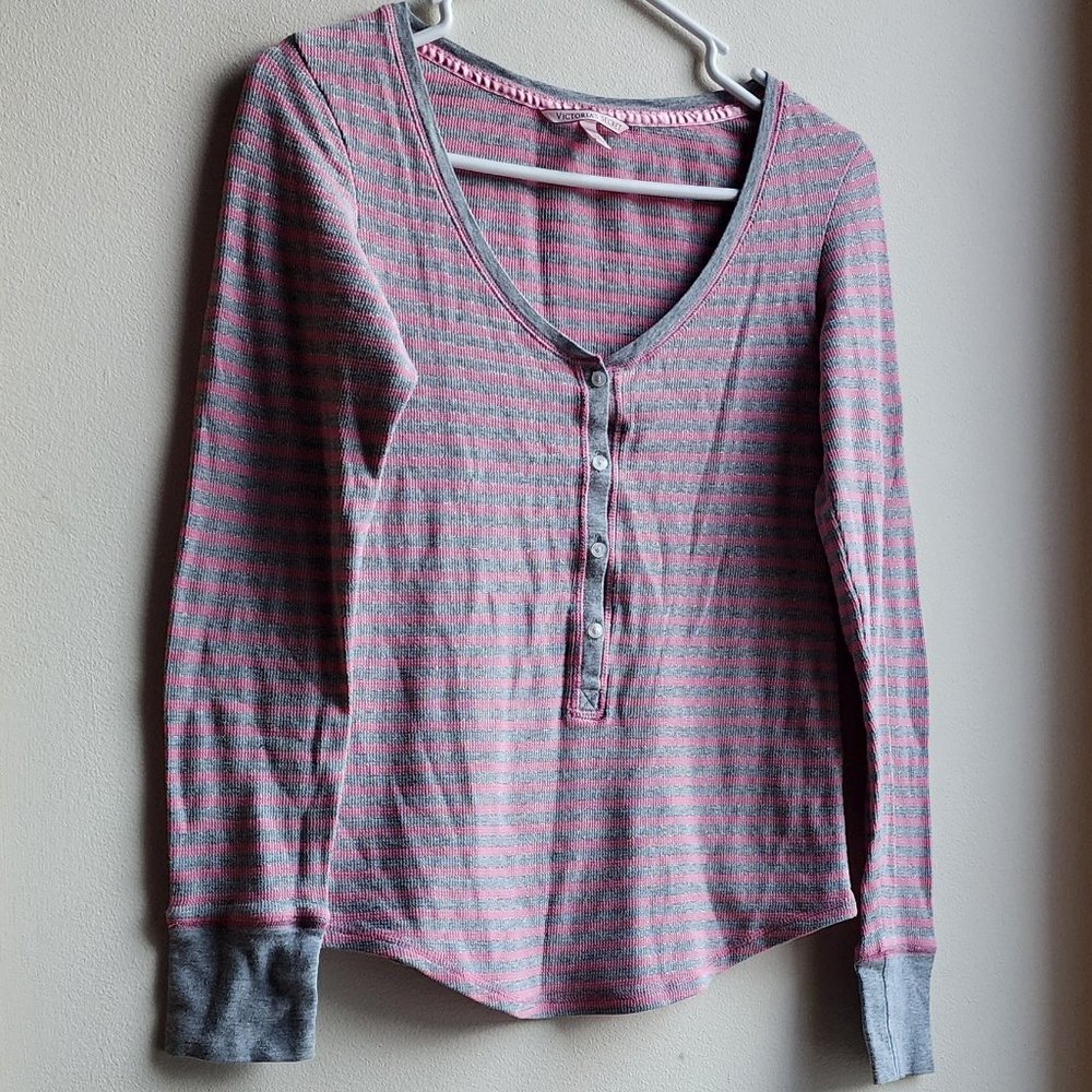 Victoria's Secret Pink/Gray Striped Deep V-Neck Long Sleeve Pajama Shirt Size XS